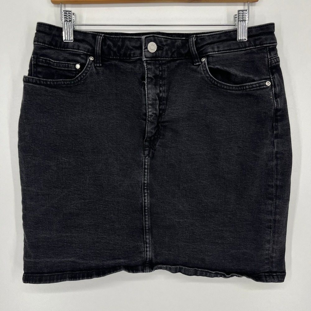 H&M &Denim Womens Size 10 Washed Black Mini Skirt‎ Raw Hem